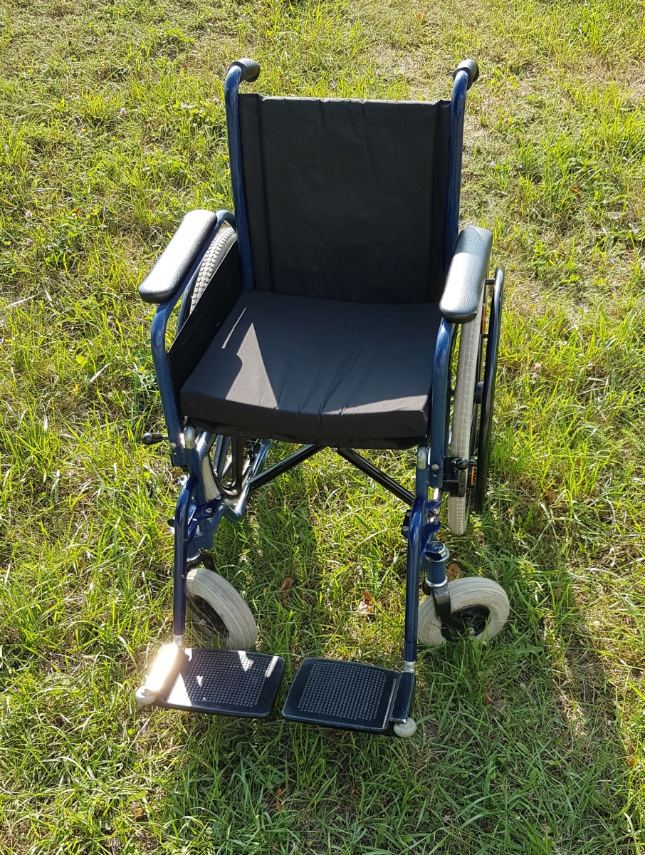 Wózek inwalidzki składany